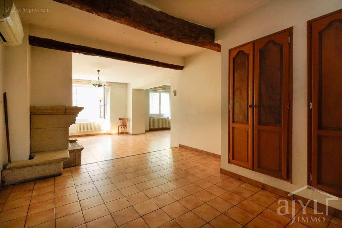 Appartement à ROGNES