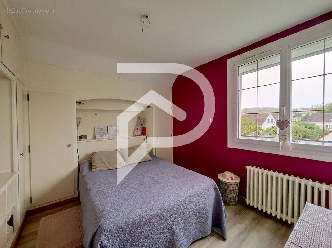 Maison à VILLENEUVE-SAINT-GERMAIN