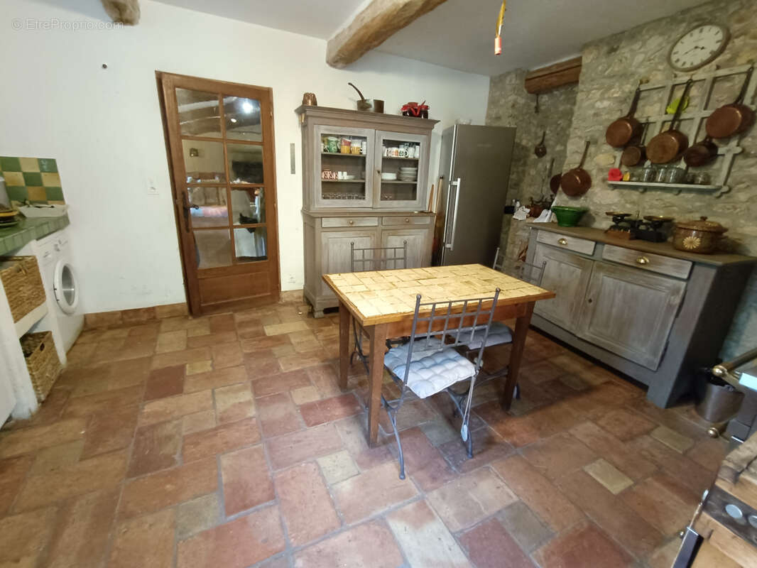 Reilhanette / propriete / ancien moulin restaure / terrain 2ha env. / vue imprenable - photo 31