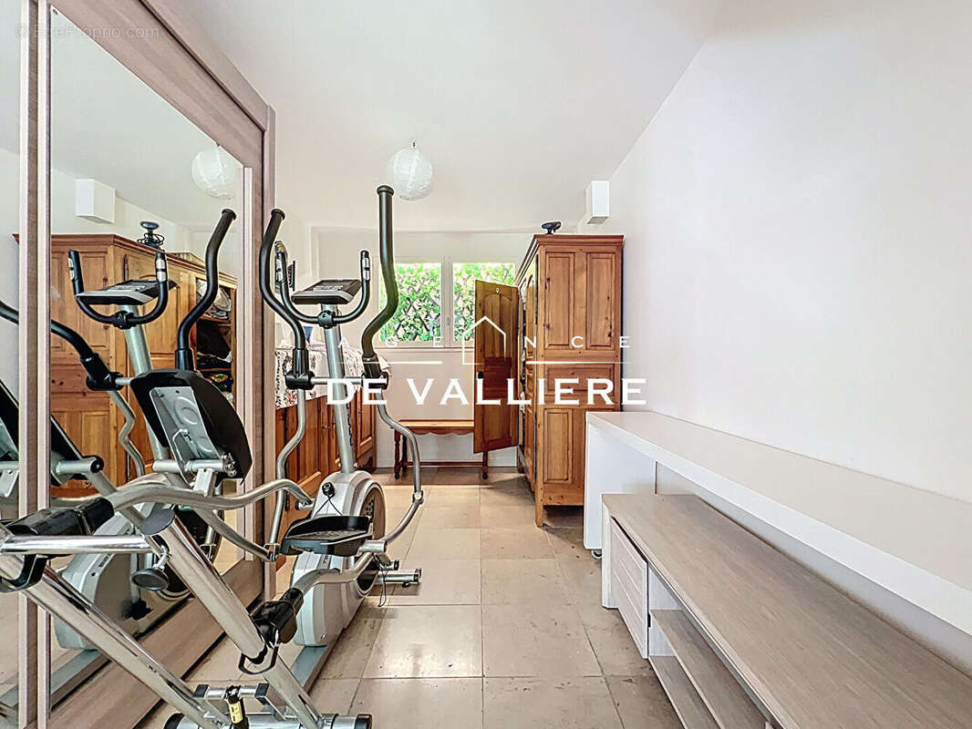 Appartement à NANTERRE