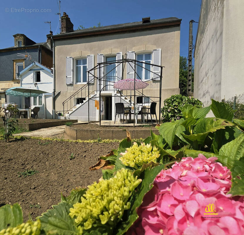 Maison à CHARLEVILLE-MEZIERES