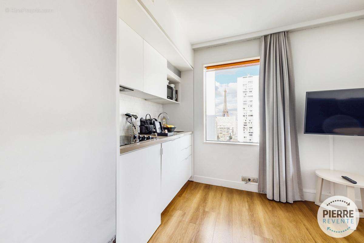 Appartement à PARIS-15E