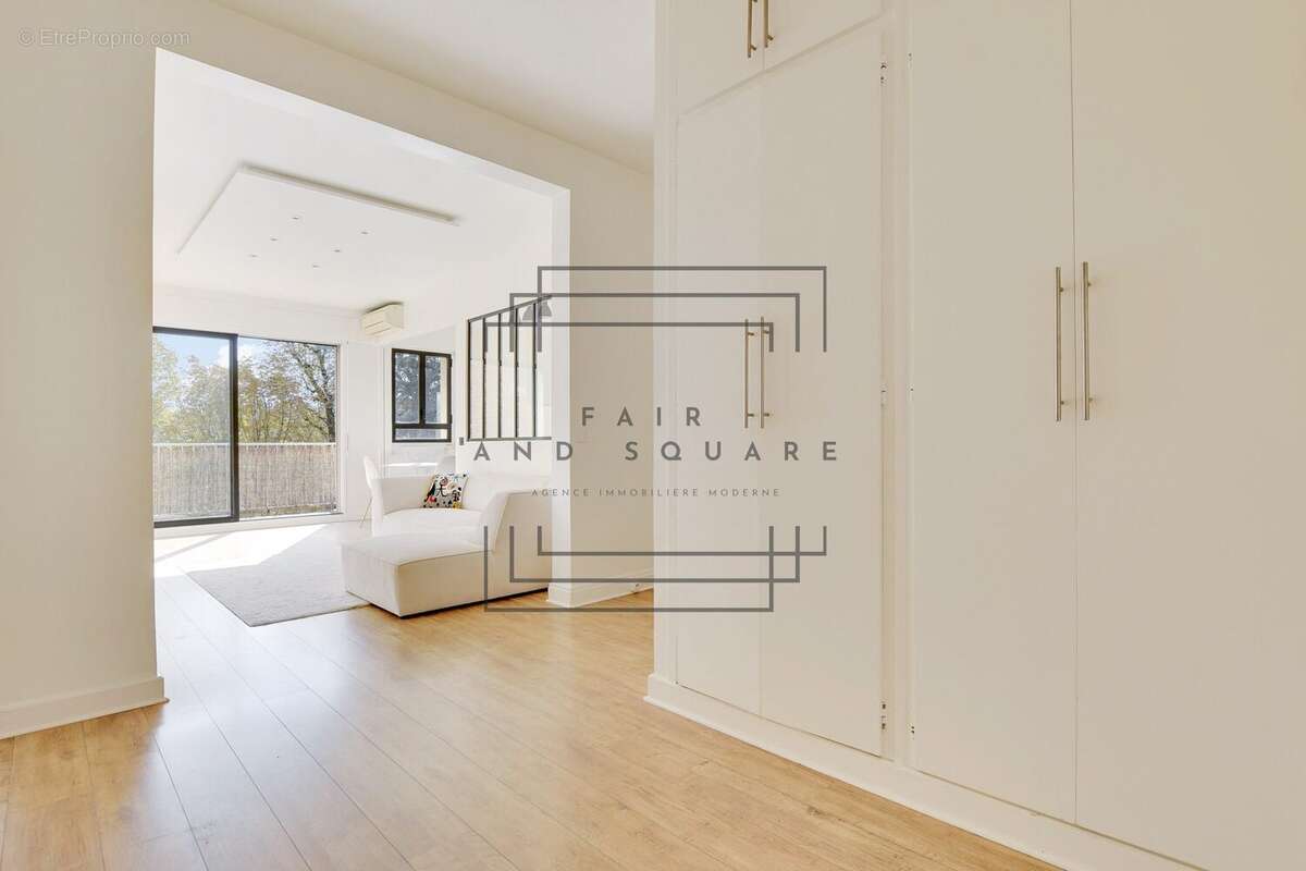 Appartement à NEUILLY-SUR-SEINE