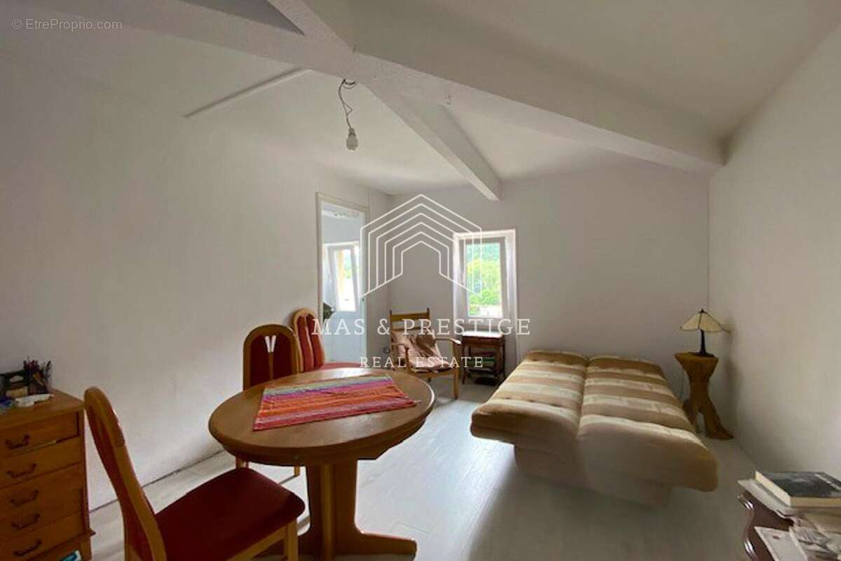 Appartement à SAINT-LAURENT-DE-CERDANS