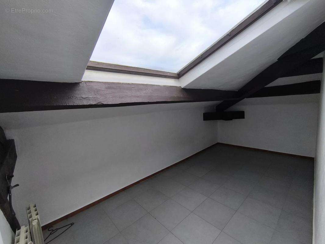 Appartement à VALLAURIS