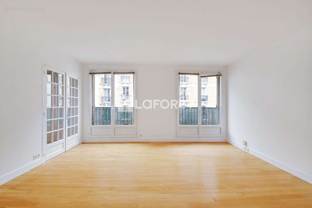 Appartement à PARIS-15E