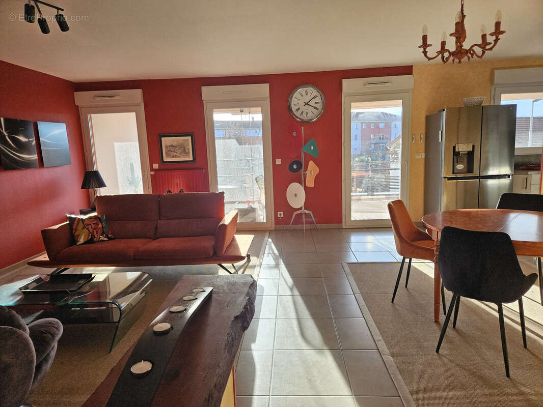 Appartement à LE COTEAU