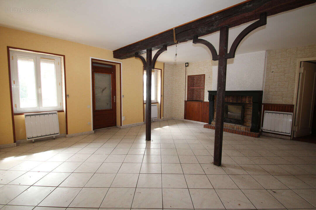 Maison à SAINT-LEGER-DES-VIGNES