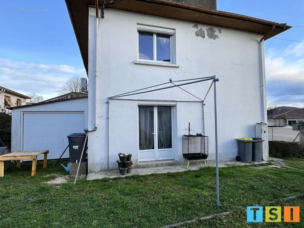 Maison à MONTREJEAU