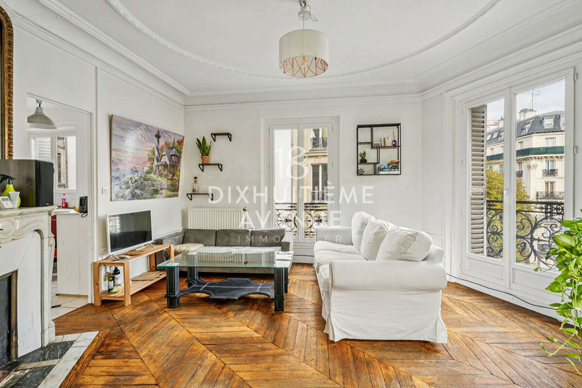 Appartement à PARIS-18E