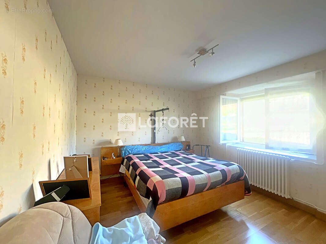 Maison à MARIGNA-SUR-VALOUSE