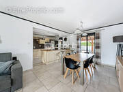 Maison à JASSANS-RIOTTIER