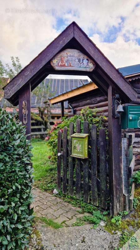 Maison à SAINT-MURY-MONTEYMOND
