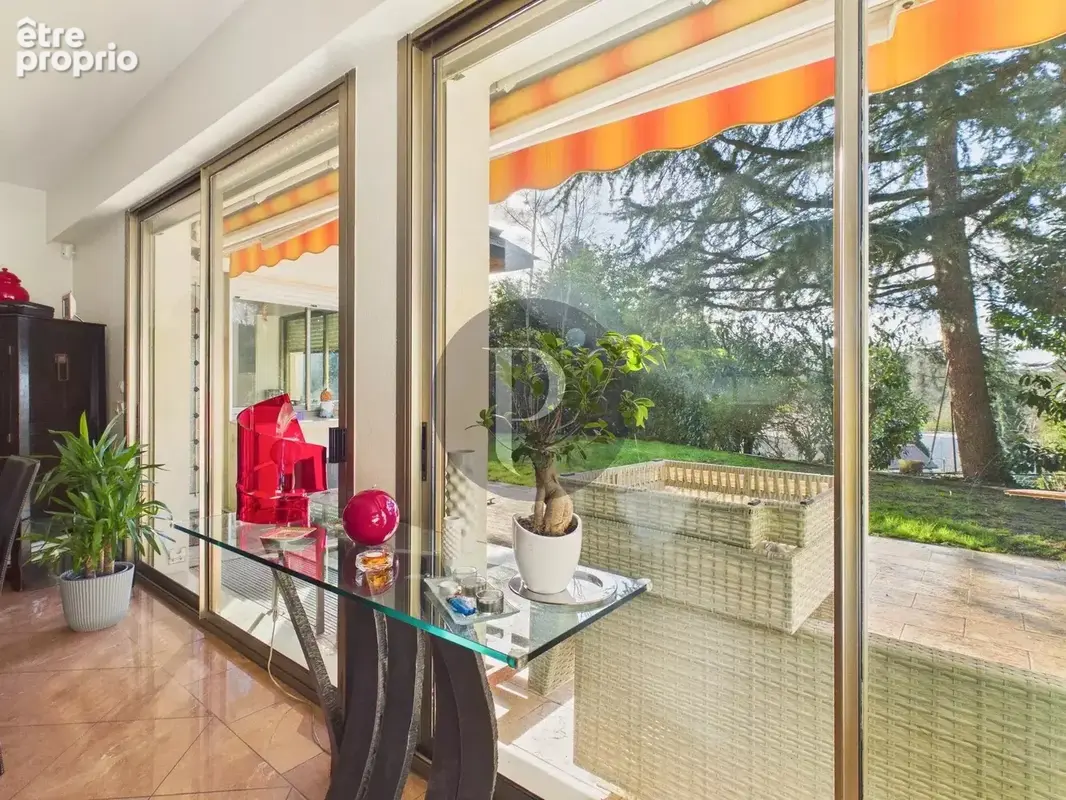Maison familiale d’exception avec piscine et dépendance sur 1 732 m² de terrain paysager - photo 12