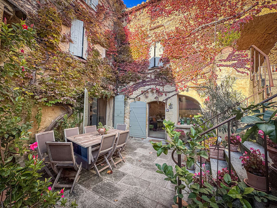 Maison à PUJAUT