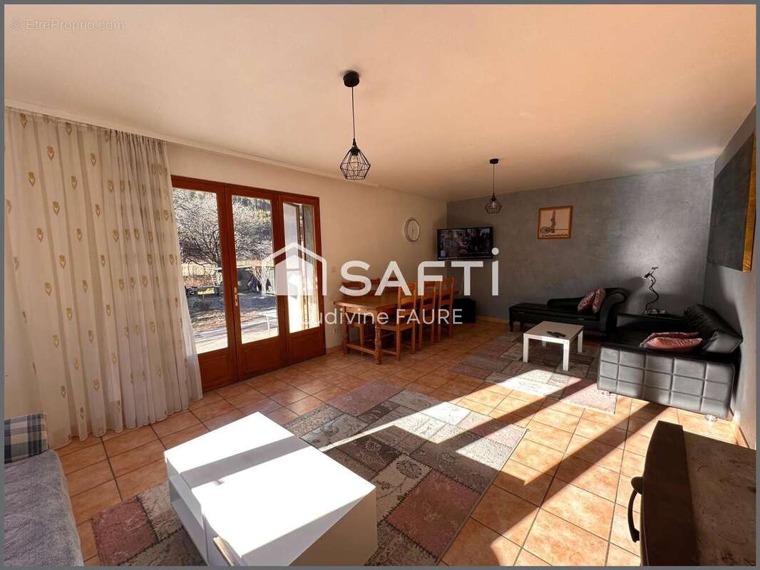 Photo 4 - Maison à LA ROCHE-DE-RAME