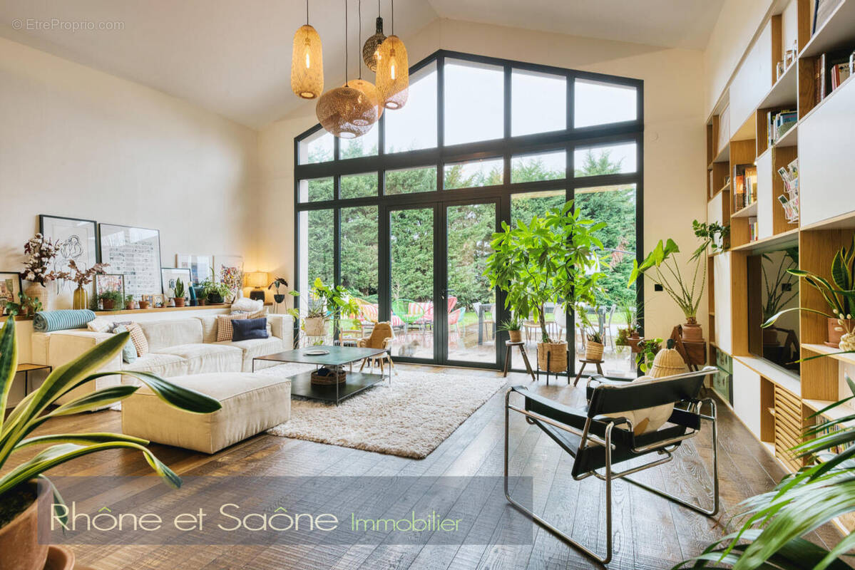 Photo 1 - Maison à LA TOUR-DE-SALVAGNY