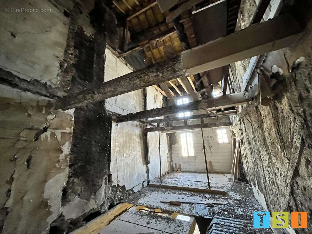 Maison à MONTREJEAU