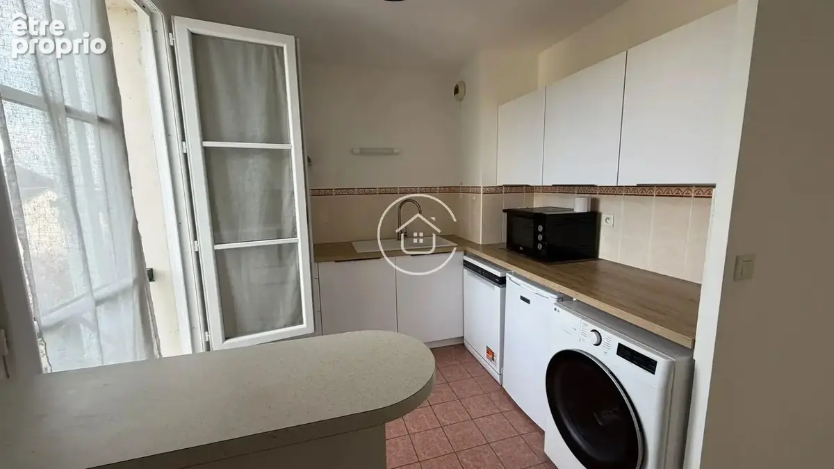 Appartement Blois 2 pièce(s) 40 m2 avec cave et parking - photo 2