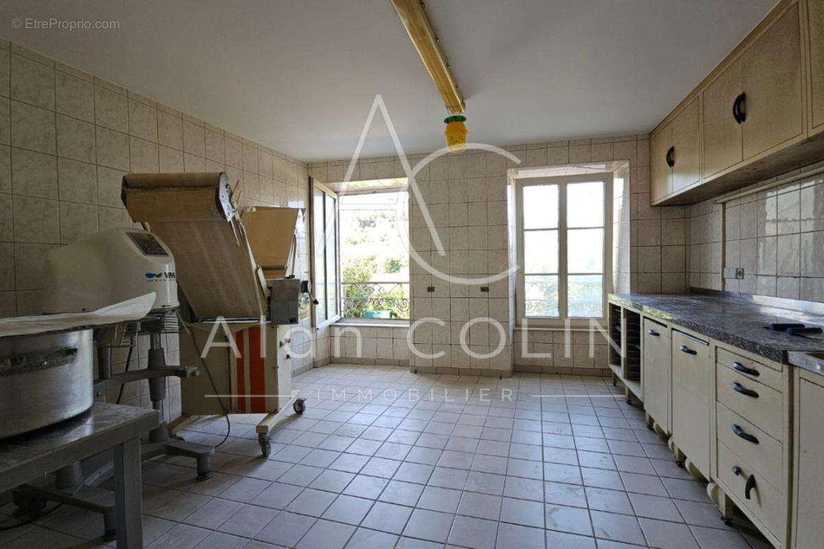 Immeuble avec local commercial et logement à Sierck-les-Bains - photo 10