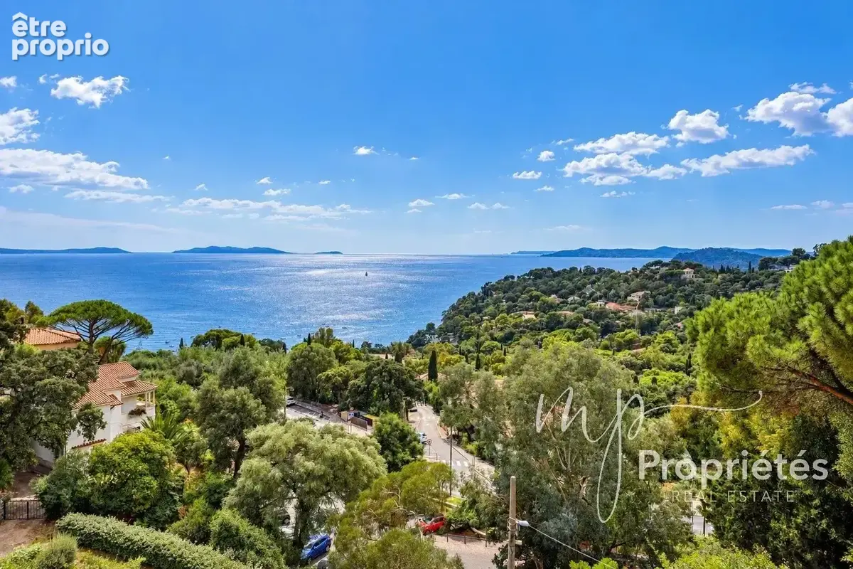 À VENDRE Rayol Canadel sur mer – Appartement de charme au dernier étage – Vue mer – Plage et village à pied. - photo 4
