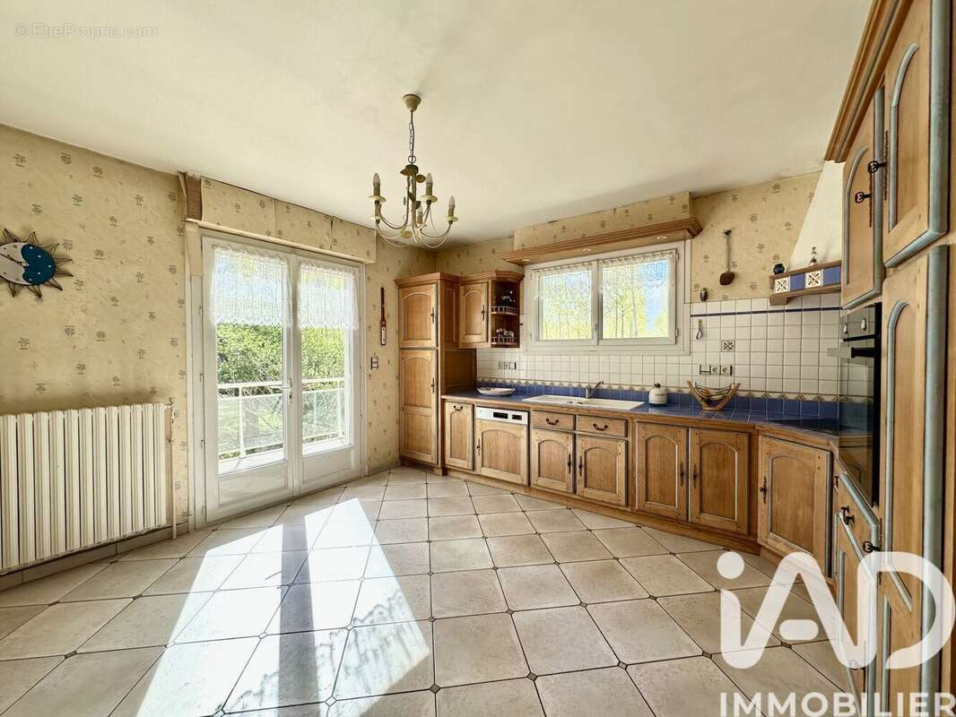 Maison 182 m² à Feugarolles  - photo 4