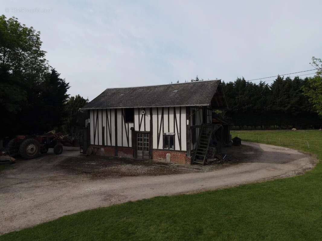 Maison à FERRIERES-SAINT-HILAIRE