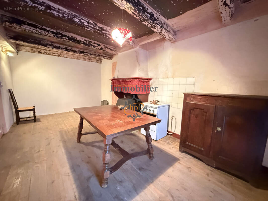 VENTE Maison de 96 m2, au coeur du village de Fayet, à rénover - photo 2