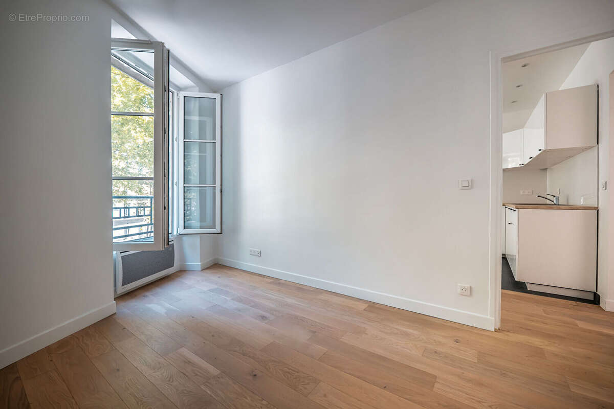 Appartement à PARIS-18E