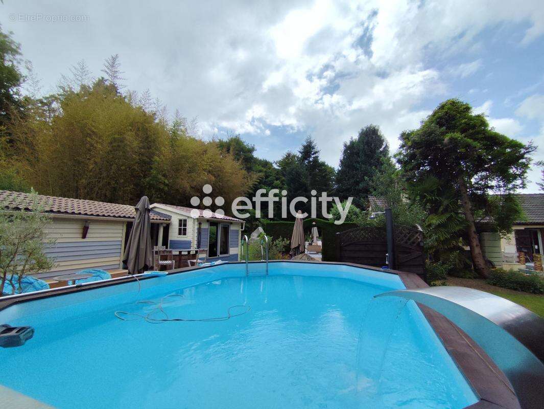 Maison à SAINTE-GAUBURGE-SAINTE-COLOMBE