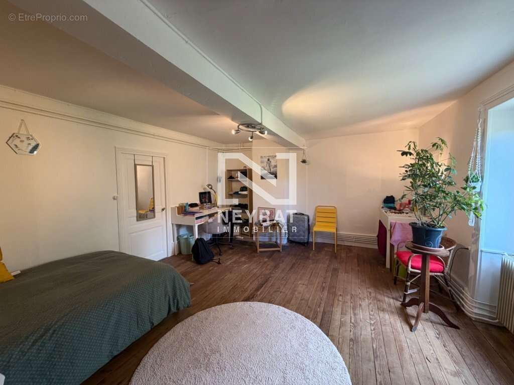 Maison à SAINT-CHRISTOPHE-EN-BRIONNAIS