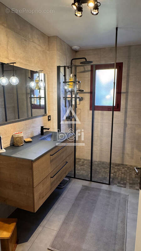 Maison à VEYRE-MONTON