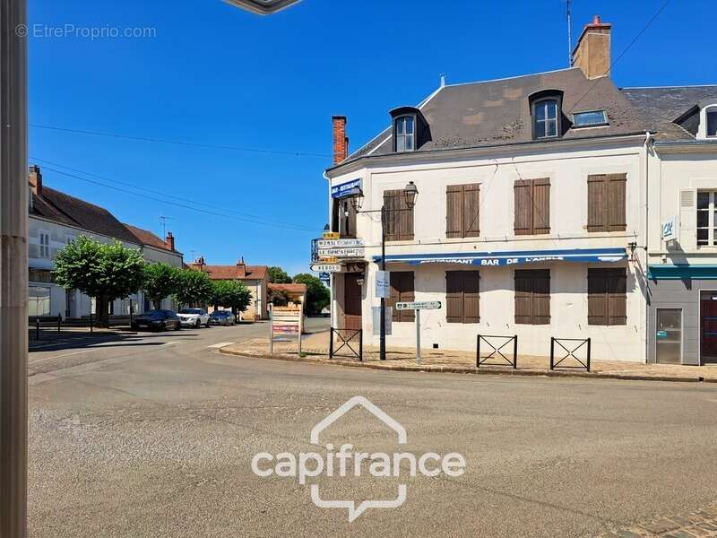 Ancien bar-restaurant avec logement – Fort potentiel au cœur de Châteaumeillant - photo 51