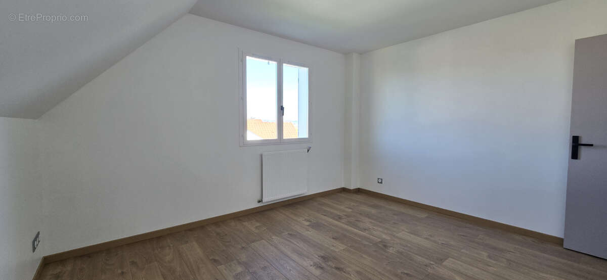 Maison à PERIGNAT-LES-SARLIEVE