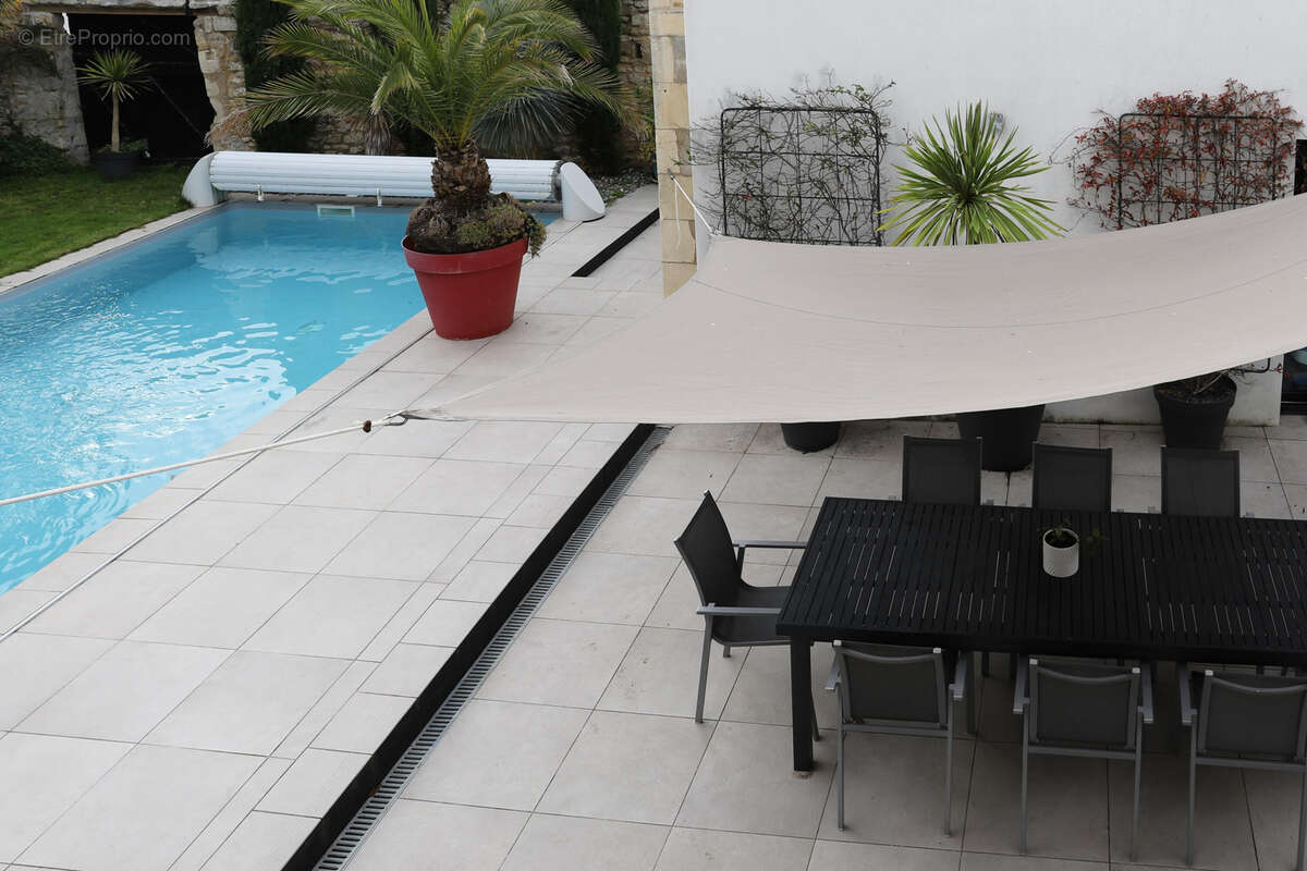 Maison à MORNAC-SUR-SEUDRE