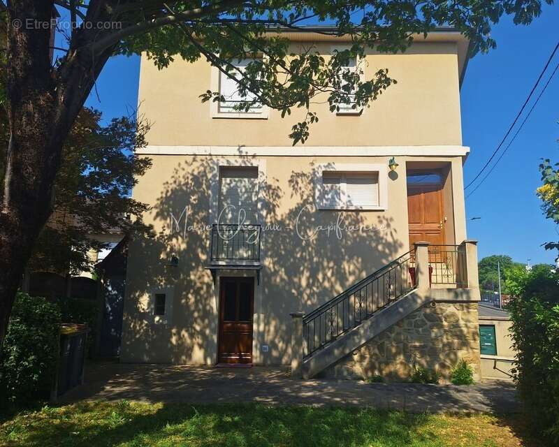 Immeuble de caractère - BRIVE LA GAILLARDE (19) - photo 6