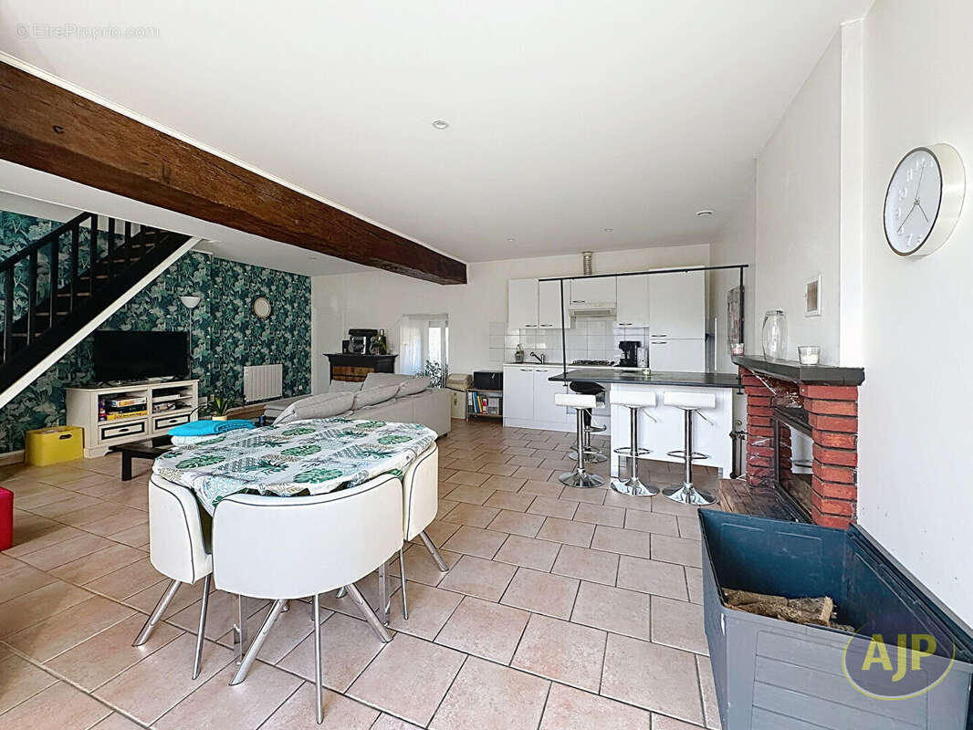 Maison à SAINT-AUBIN-DES-CHATEAUX