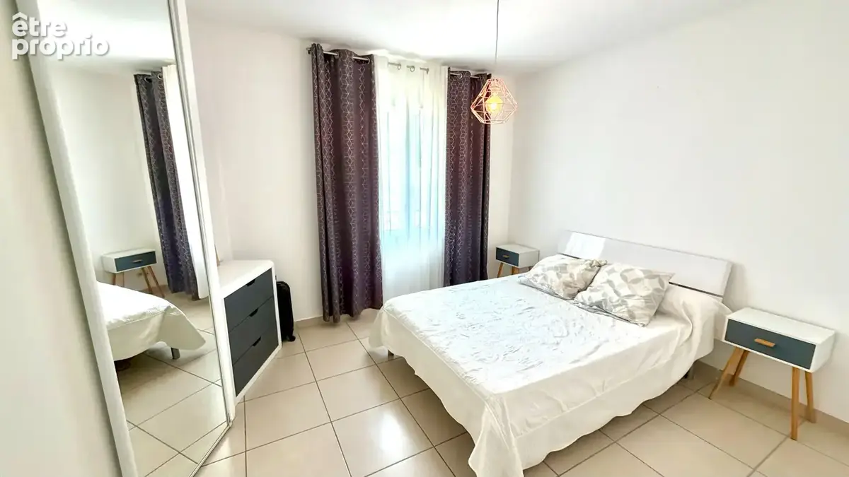 Villa traditionnelle avec piscine sur 2300 m² de jardin clos et arboré. - photo 9