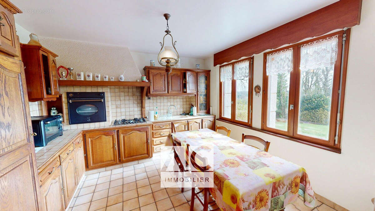 Maison à PLOUNEVEZ-QUINTIN