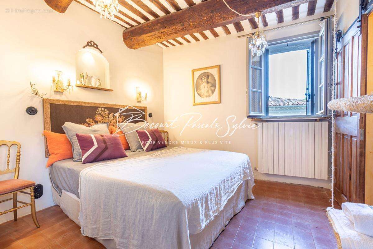 Maison à PERNES-LES-FONTAINES