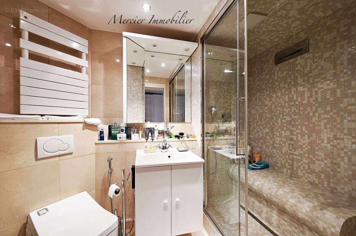 Appartement à PARIS-15E