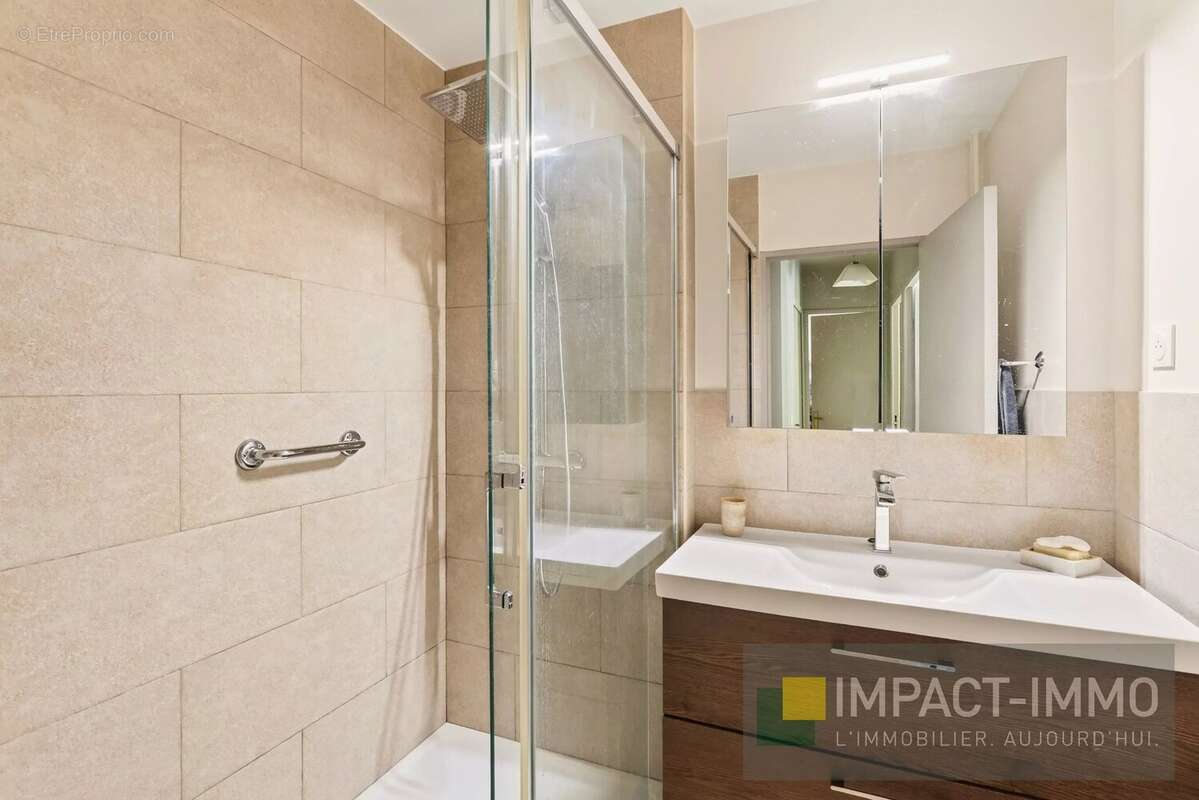 Puteaux – rez de jardin 3 pièces de 68 m² + jardin + terrasse + parking - photo 8