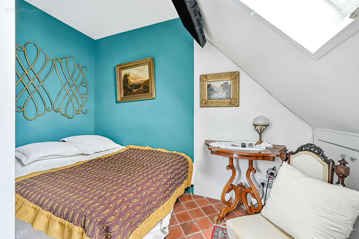 Appartement à PARIS-1E