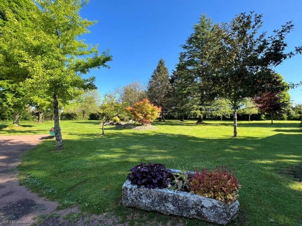 Maison à SAUZE-VAUSSAIS