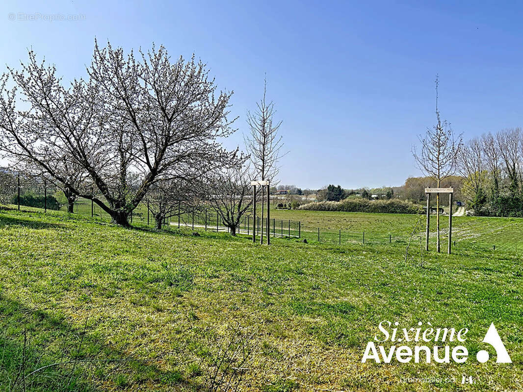 Appartement à SIMANDRES