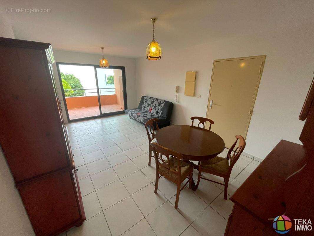 Fabien TEKA IMMO  vous propose à la providence ( St Denis) , à 2 minutes du bd sud,  appartement T3, ile de la Réunion - photo 2