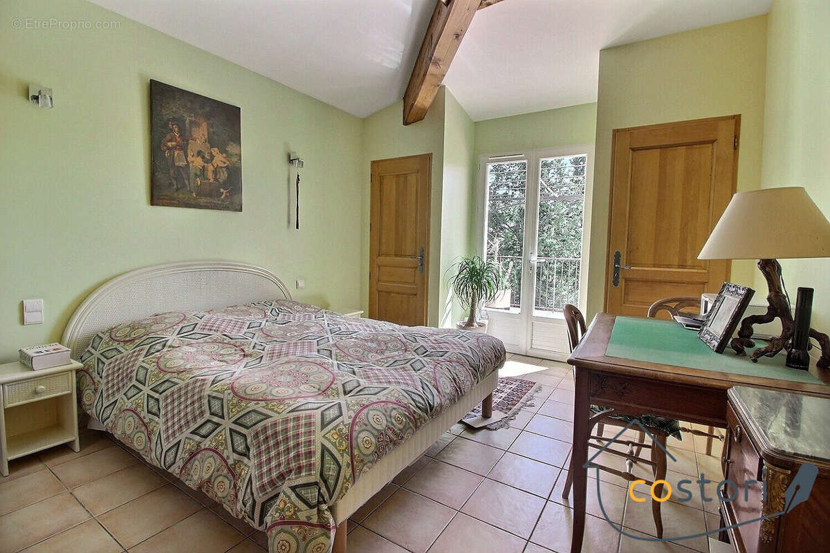 Maison 9 pièces 204 m² à vendre à Draguignan (83300) - photo 4
