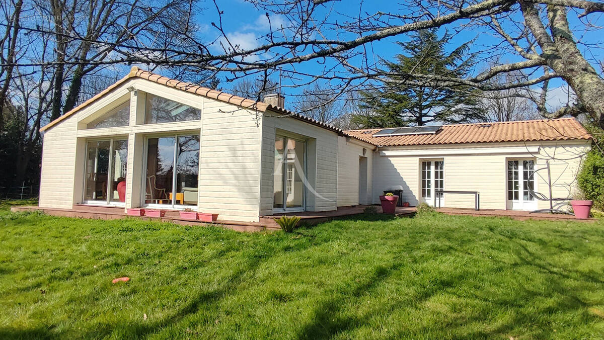 Maison à AIZENAY