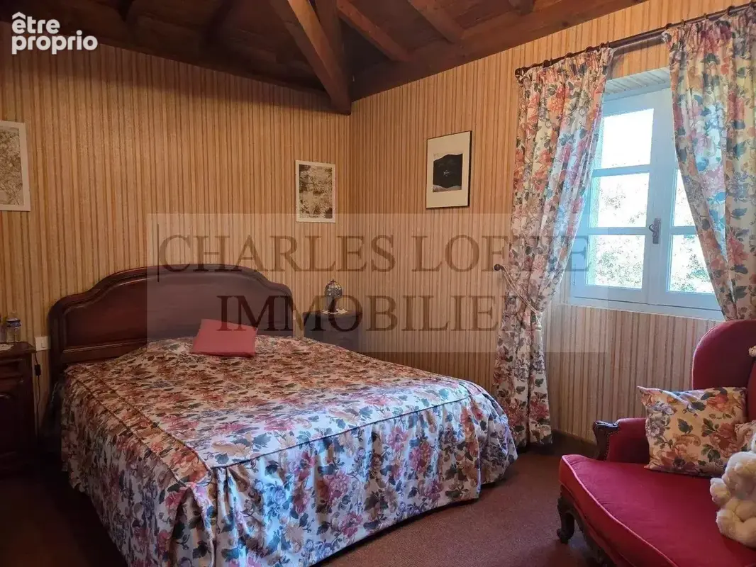 Elegante maison en pierre à Prayssac avec piscine sur terrain de 4400 m2 - photo 10