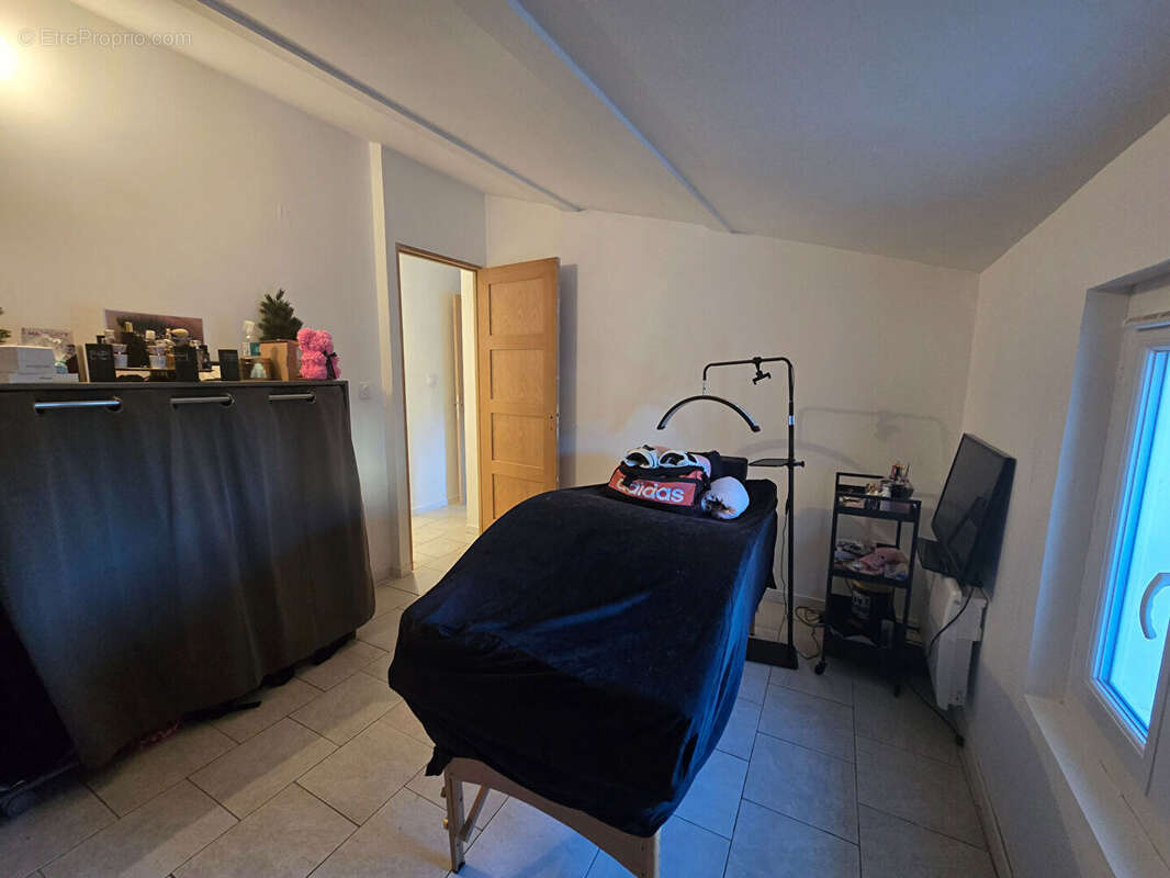 Maison à JONQUIERES-SAINT-VINCENT